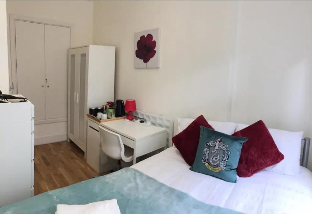 Comfy Private Bedrooms Near Euston Station, Central Лондон Экстерьер фото