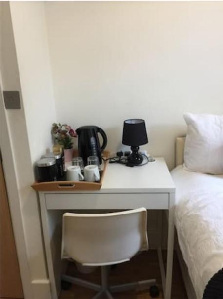 Comfy Private Bedrooms Near Euston Station, Central Лондон Экстерьер фото