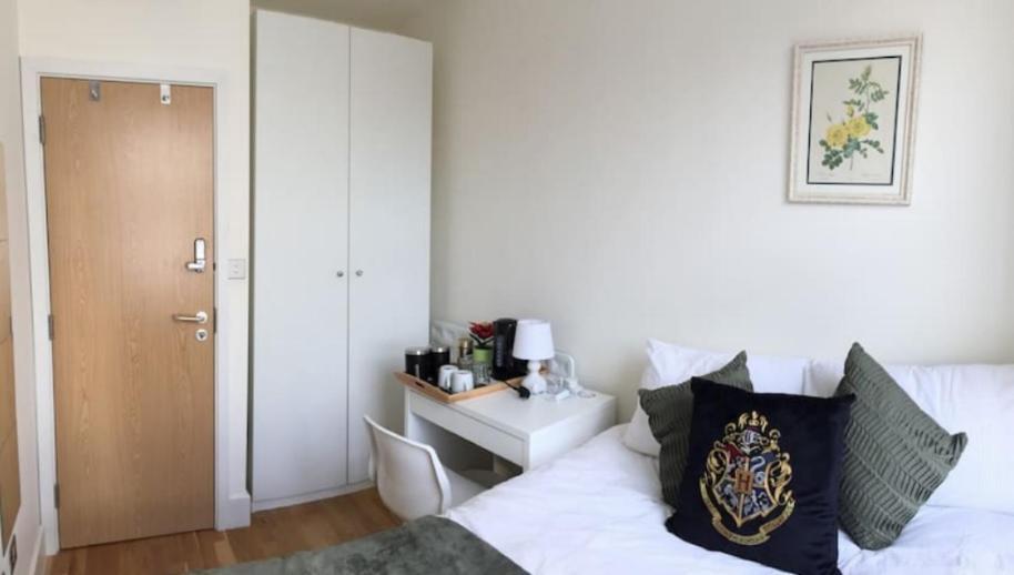 Comfy Private Bedrooms Near Euston Station, Central Лондон Экстерьер фото
